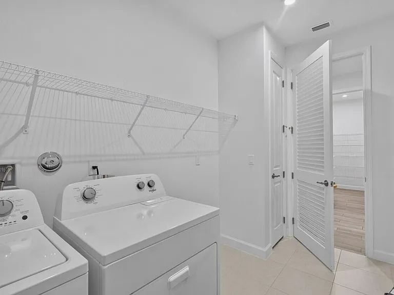 13621 SW Bally Dr — Photo 7