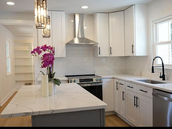 5th image of 5114 Montgomery Rd