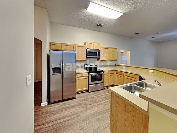 3rd image of 872 Oak Arbor Cir