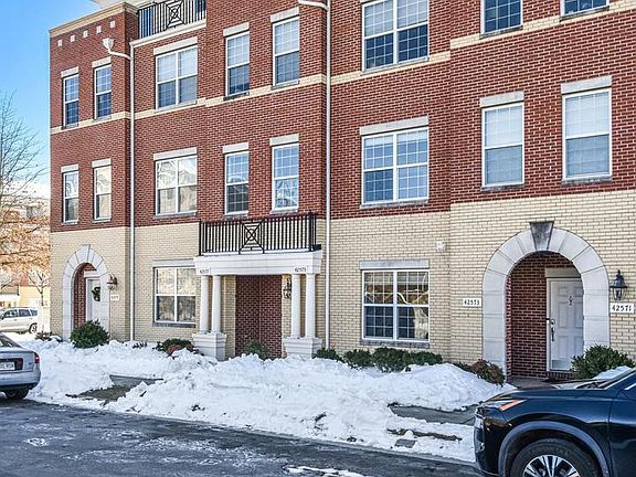 4th image of 42575 Highgate Ter