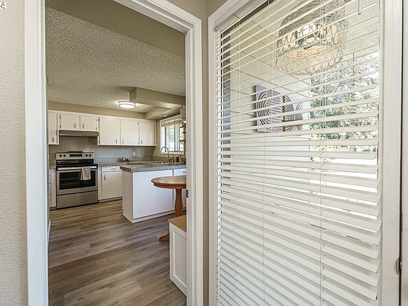 5th image of 13600 NE 18th Street #2
