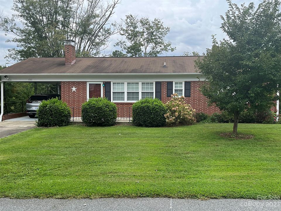 1st image of 1311 Scenic Pl NE