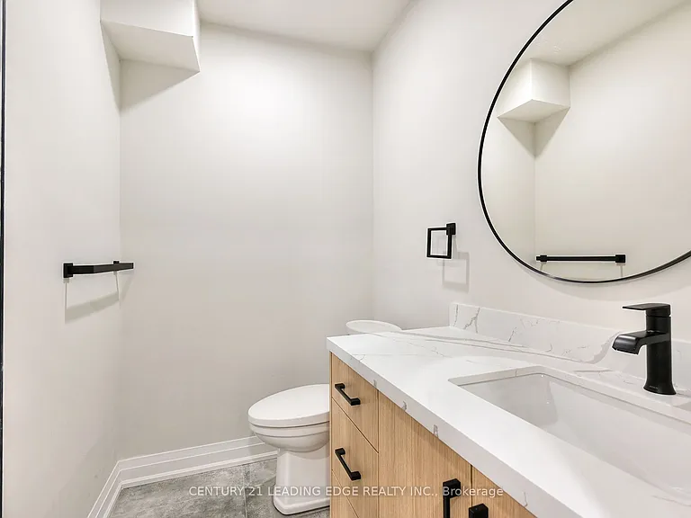 53 Boon Ave #LOWER — Photo 8