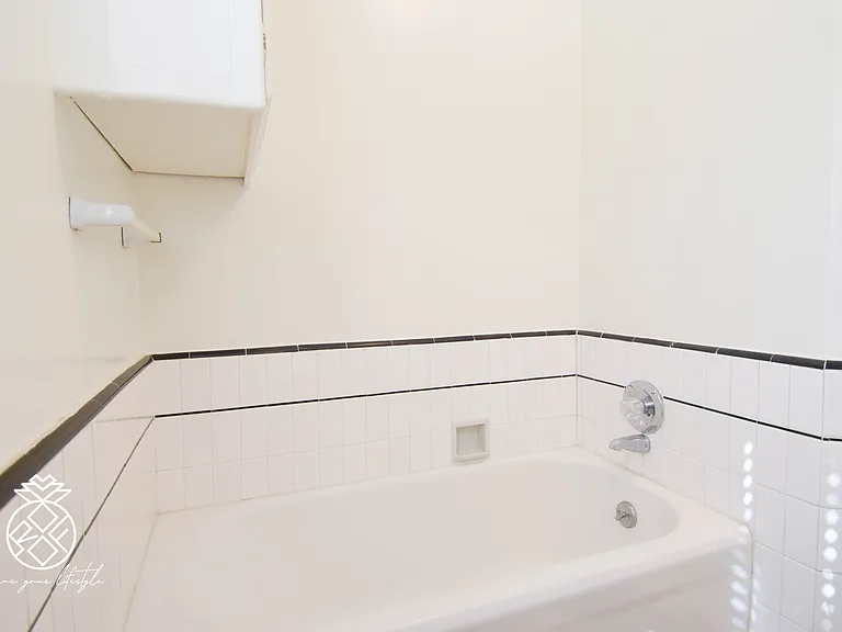 9356 W Olympic Blvd #1/2 — Photo 24