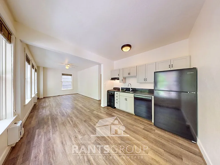 Thompson Apartments — Photo 31