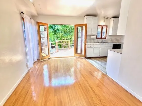 9012 Phyllis Ave, West Hollywood, CA 90069