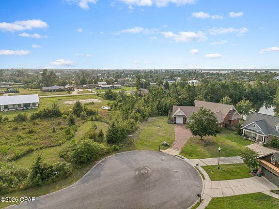5th image of 802 College Oaks Ln