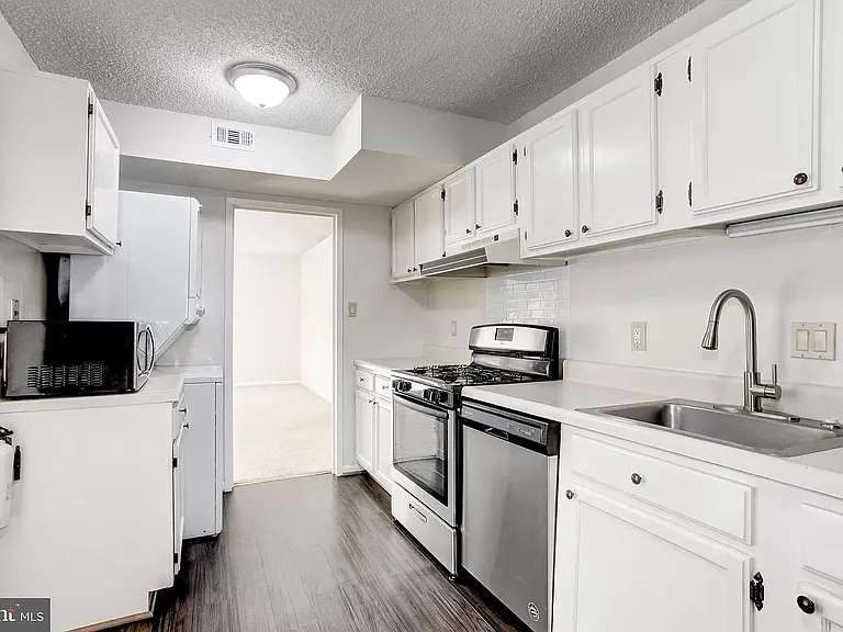 11841 Shire Ct #11 — Photo 11