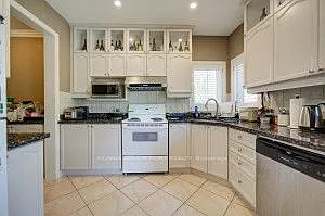 11 Farnham Dr — Photo 14
