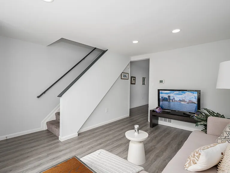2349 Perring Manor Rd — Photo 17
