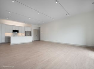 3202 N Racine Ave #302, Chicago, IL 60657