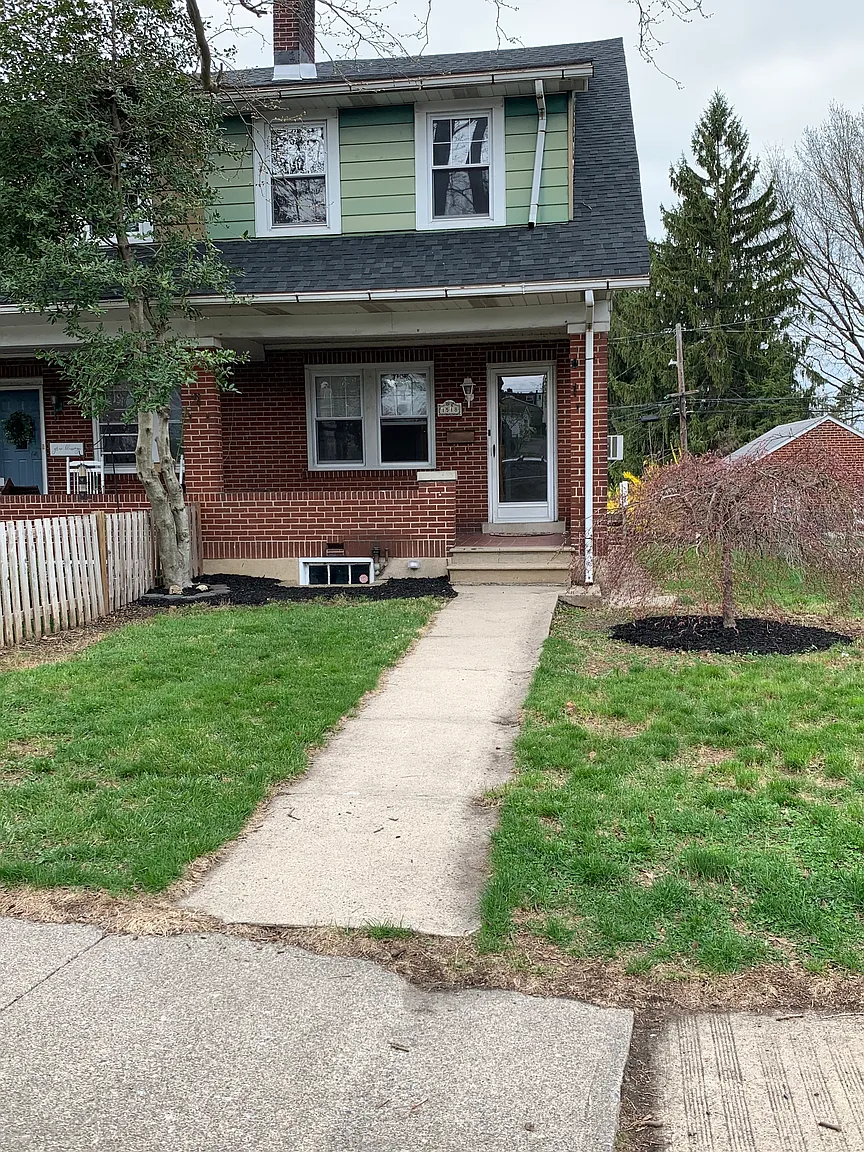 1518 W North St photo 1