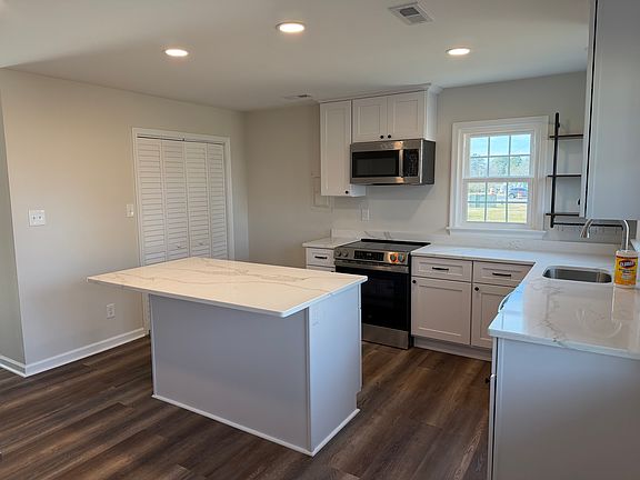 5th image of 1654 Michigan Ave #1654
