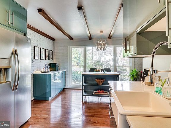 4th image of 6531 Renwood Ln