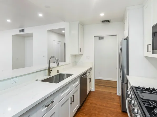 104 S Hayworth Ave APT 205, Los Angeles, CA 90048