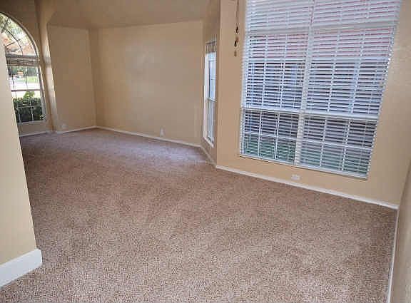 4th image of 1825 Kingston Ln