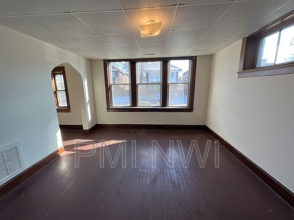 2nd image of 15 Waltham St #2
