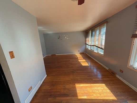 3rd image of 17214 Country Ln