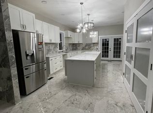 7899 Camargo Rd, Cincinnati, OH 45243