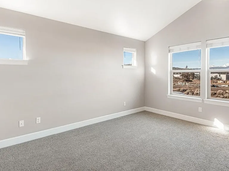 63135 NE Beaufort Ct — Photo 22