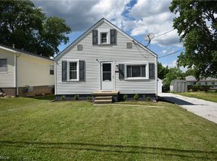 1085 Stratford St, Barberton, OH 44203