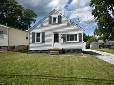 1085 Stratford St, Barberton, OH, 44203