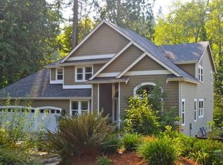 5689 NE Wild Cherry Ln, Bainbridge Island, WA 98110