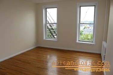 Rented by aptsandlofts.com