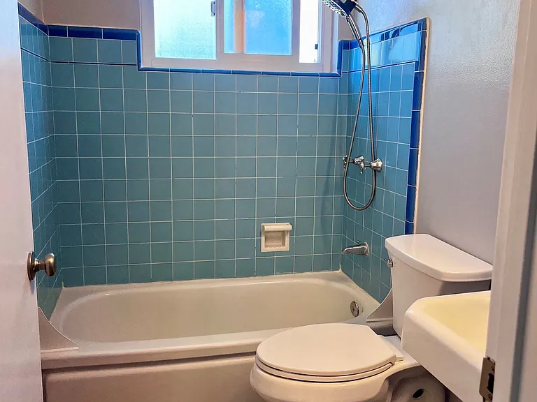 5496 Carlson Dr — Photo 16