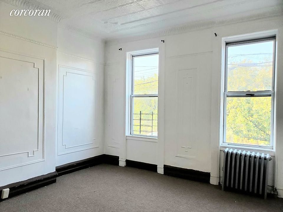1st image of 1878 Bergen St #Parlor