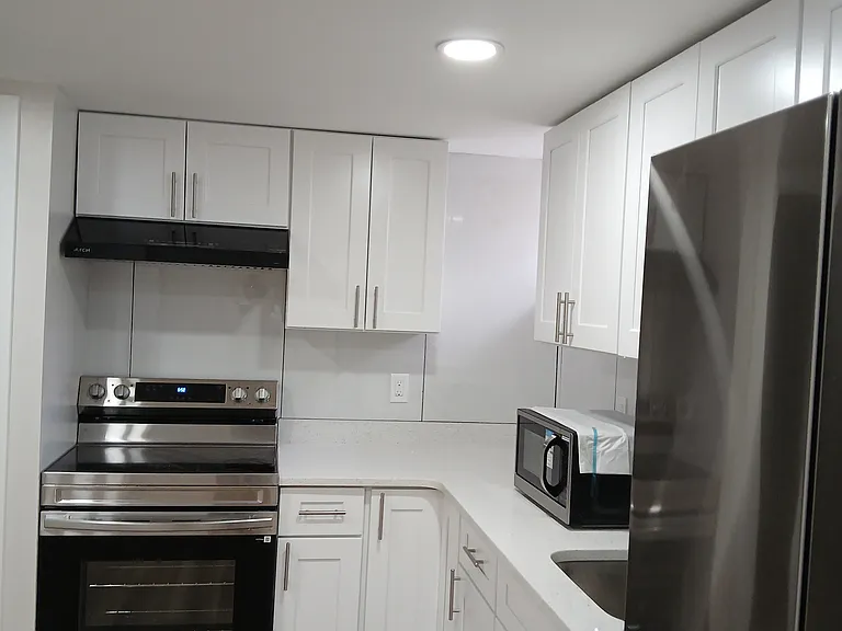 93 Clunie Ave #BASEMENT — Photo 15