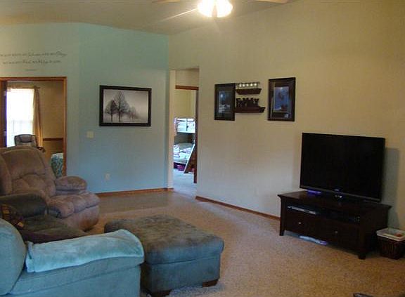 5th image of 420 Rolling Meadows Dr