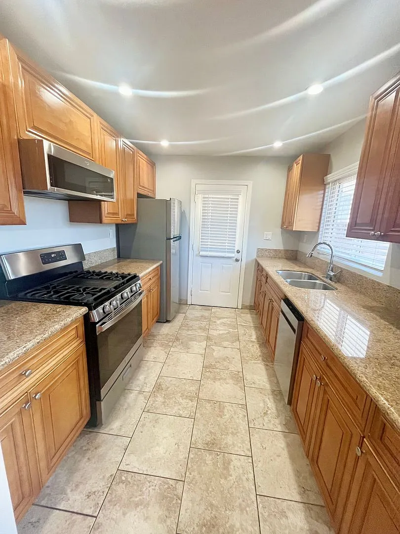4682-4692 W Point Loma Blvd — Photo 1