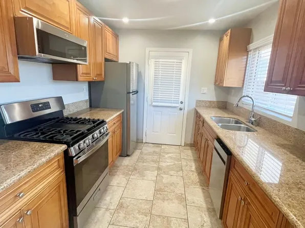 4682-4692 W Point Loma Blvd, 4682-4692 W Point Loma Blvd #4686-1/2, San Diego, CA 92107