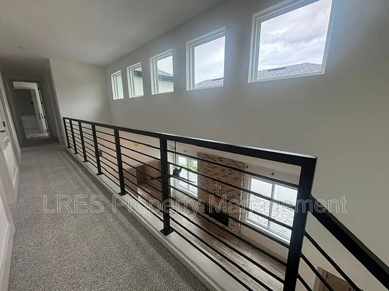 722 Ellwood Ave — Photo 23