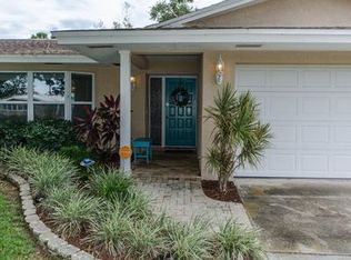 9756 Commodore Dr, Seminole, FL 33776