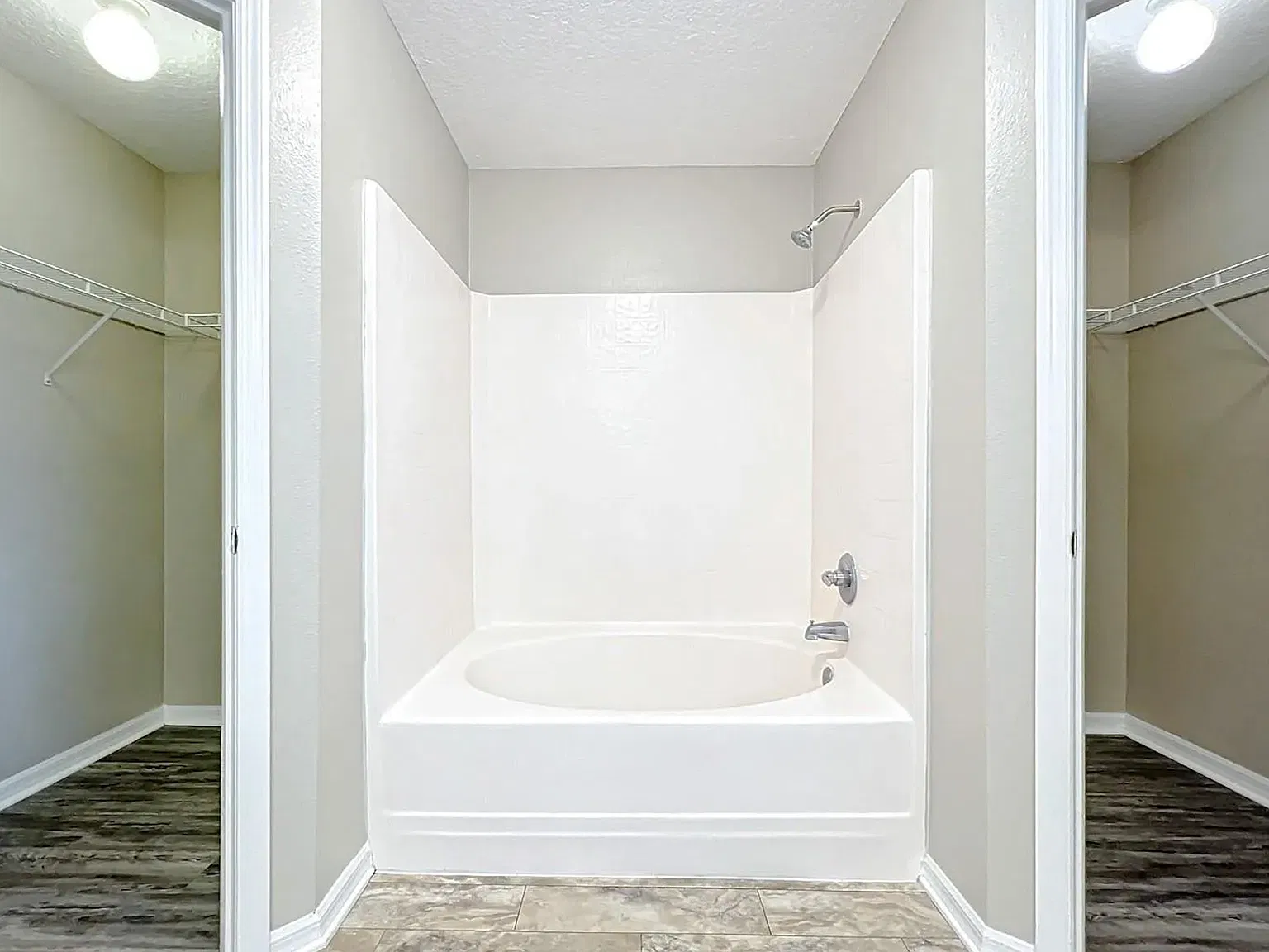 645 Hearthglen Blvd — Photo 4