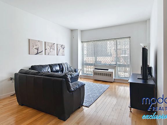 5th image of 460 W 236th St #C3