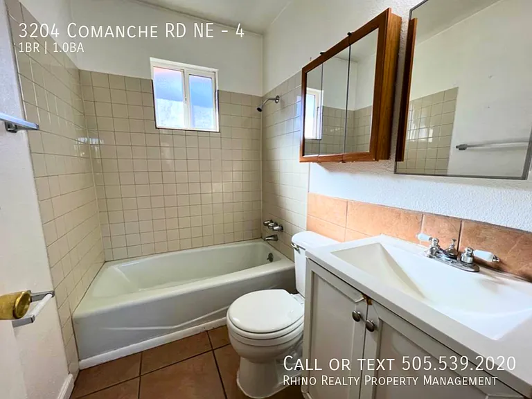 3204 Comanche Rd NE #4 — Photo 6