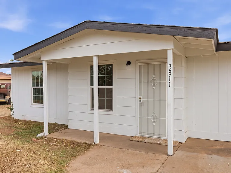 3811 Cedar Spring Dr — Photo 2