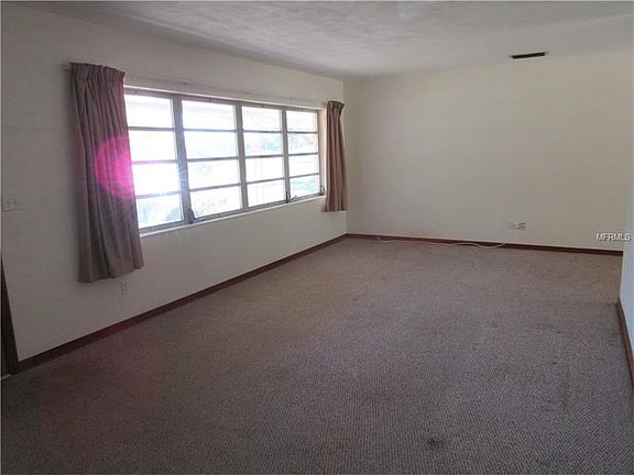 3rd image of 547 W Palmeden Dr