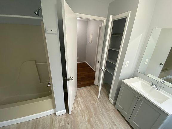 2nd image of 420 Garden Ave #A