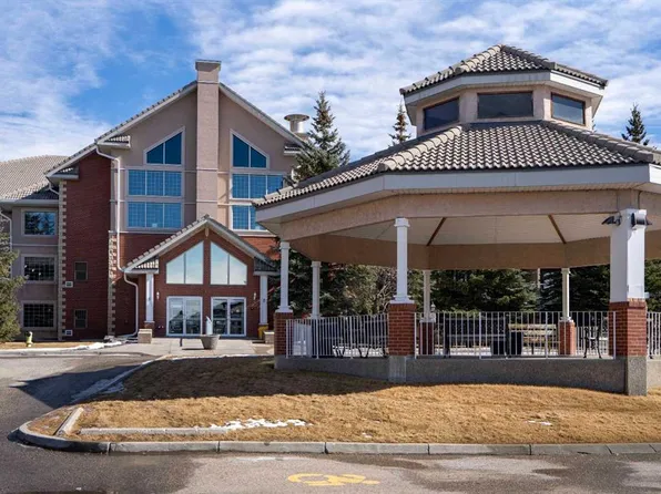 6868 W Sierra Morena Blvd SW #128, Calgary, AB T3H 3R6