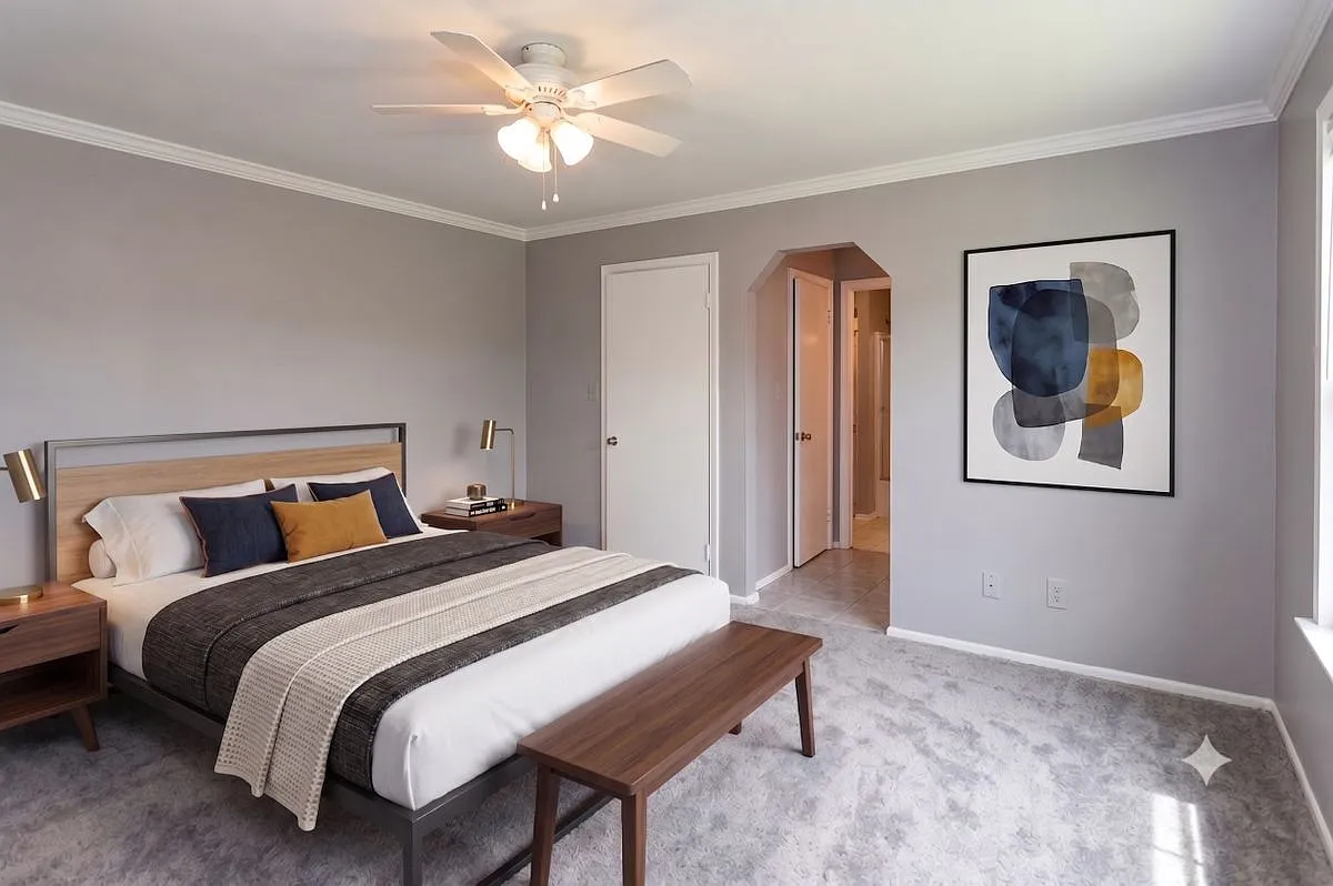 2 bed, 1.0 bath, 1171 sqft, $2,500 — Photo 2