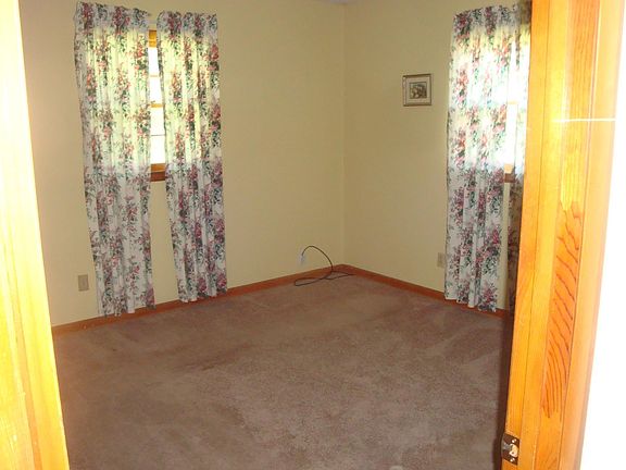 4th image of 5011 Sunny Acres Dr