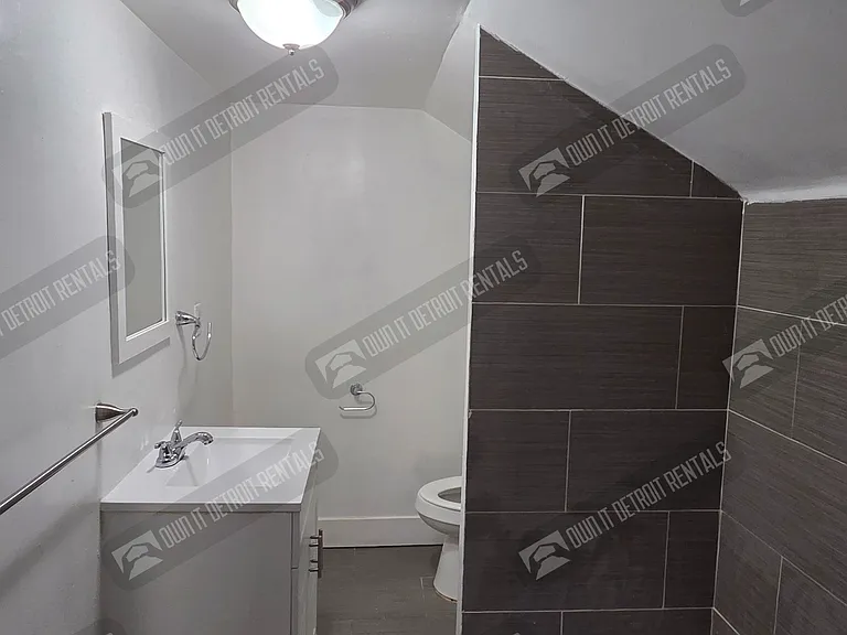4810 Lenox St — Photo 34