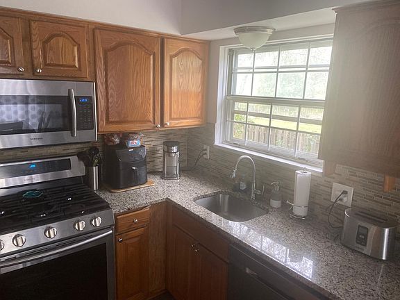 3rd image of 42040 Queen Anne Ct