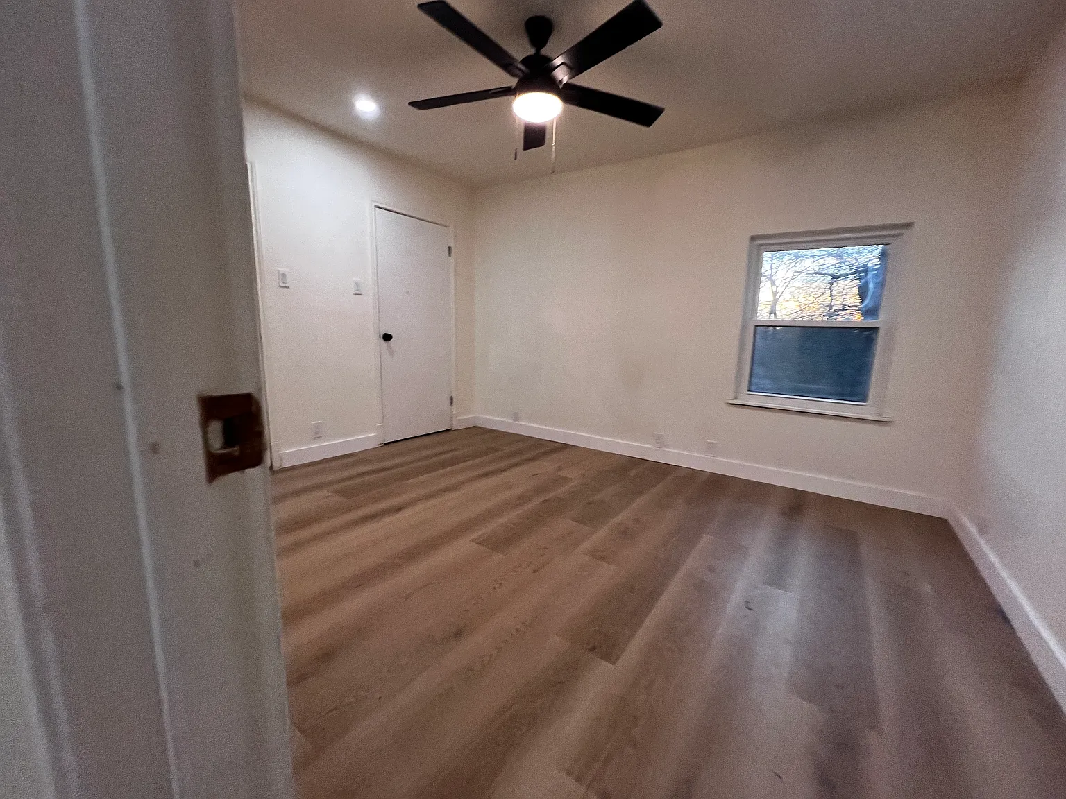 724 S Elm St — Photo 3