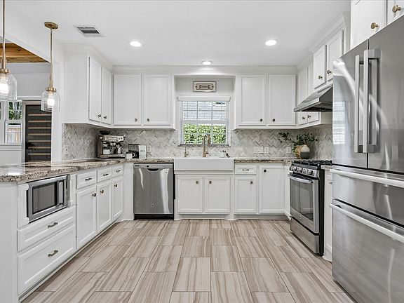3rd image of 9317 Livernois Rd