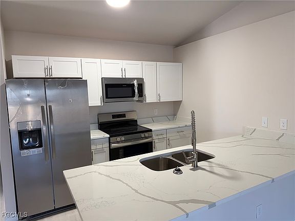 2nd image of 3819/3821 SW 9th Ave